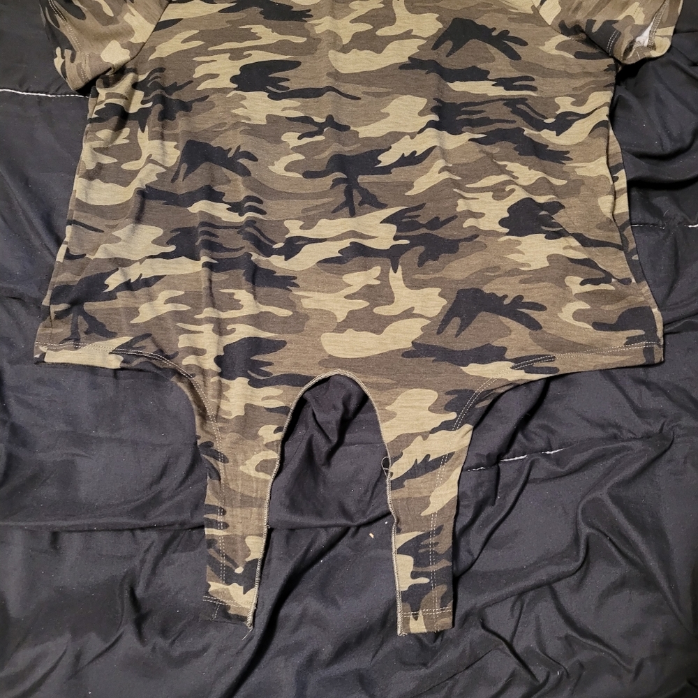 2 Shein crop tops - Picture 7 of 11